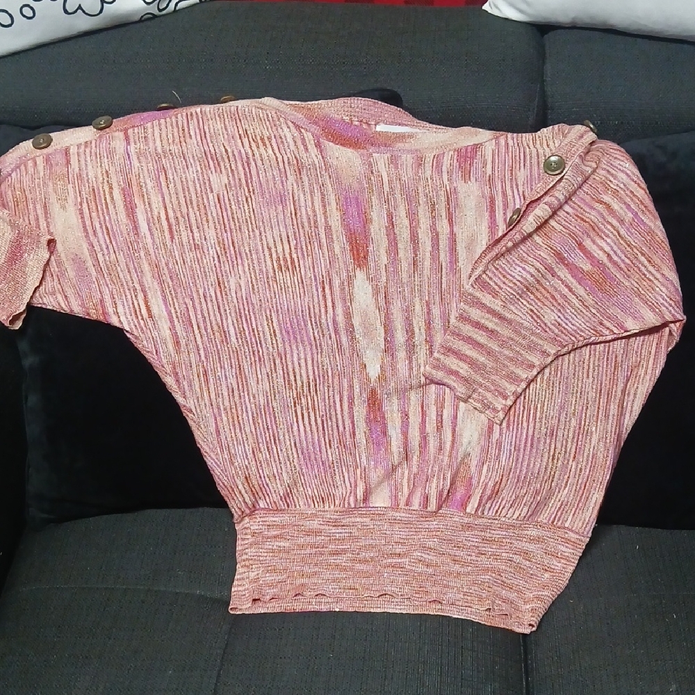 Elegant Pink Knit Blouse with Button Accents